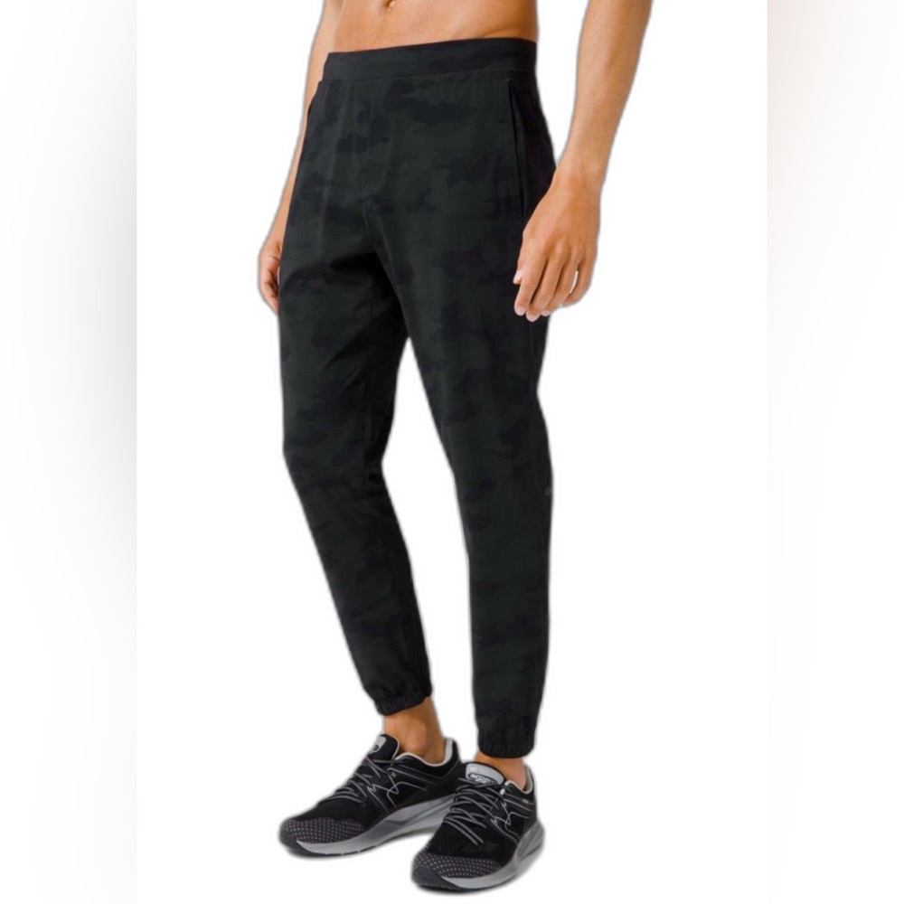 Lululemon Surge Jogger Heritage Black Camo Large